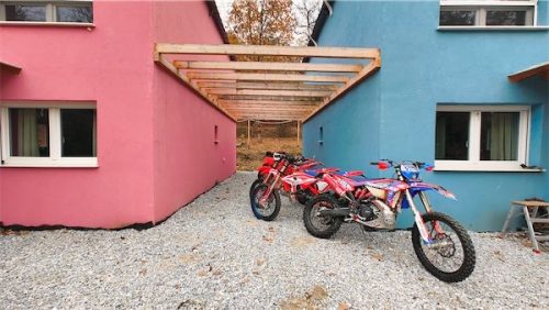 Our fleet lies between the enduro cabins
